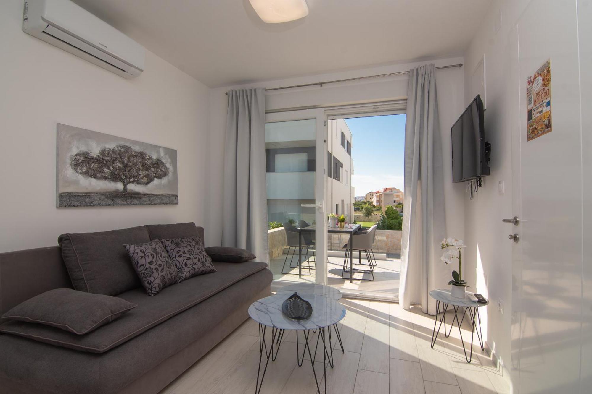 Apartments & Rooms Pool Villas Maris B Novalja Room photo