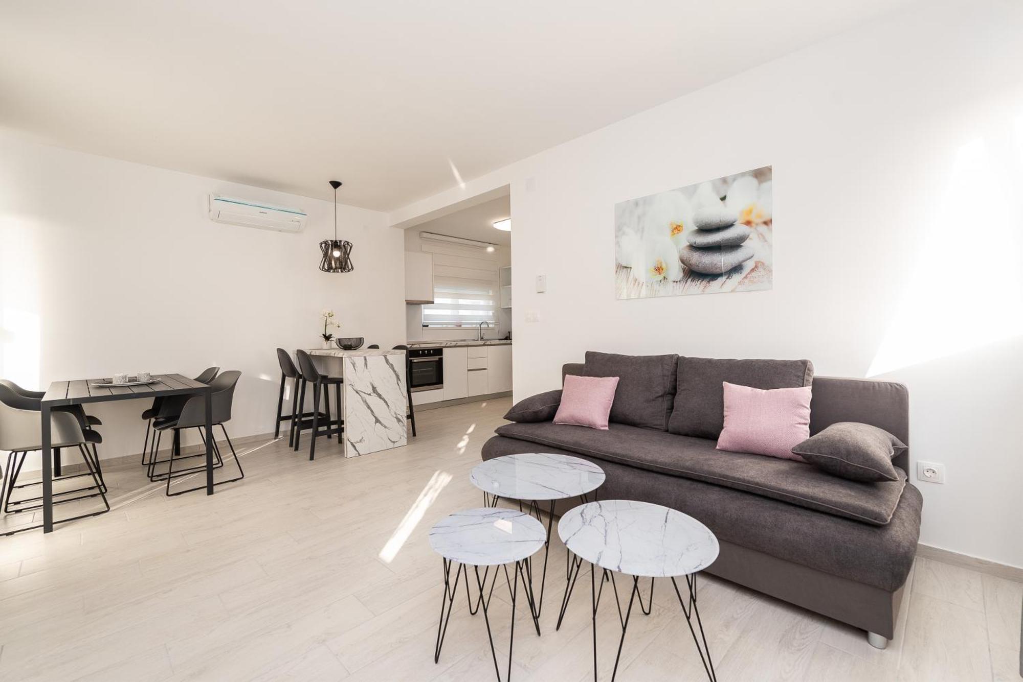 Apartments & Rooms Pool Villas Maris B Novalja Room photo