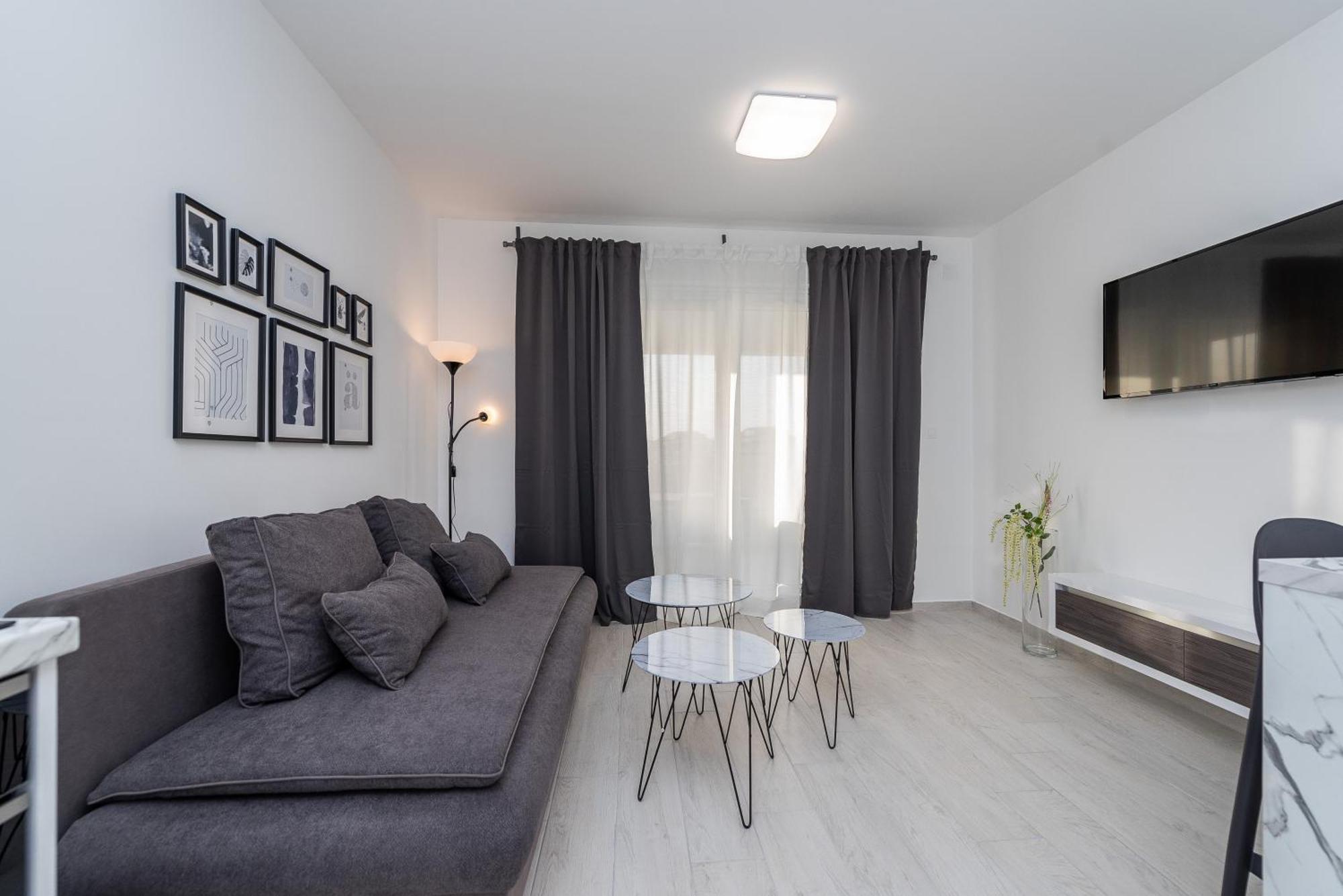 Apartments & Rooms Pool Villas Maris B Novalja Room photo