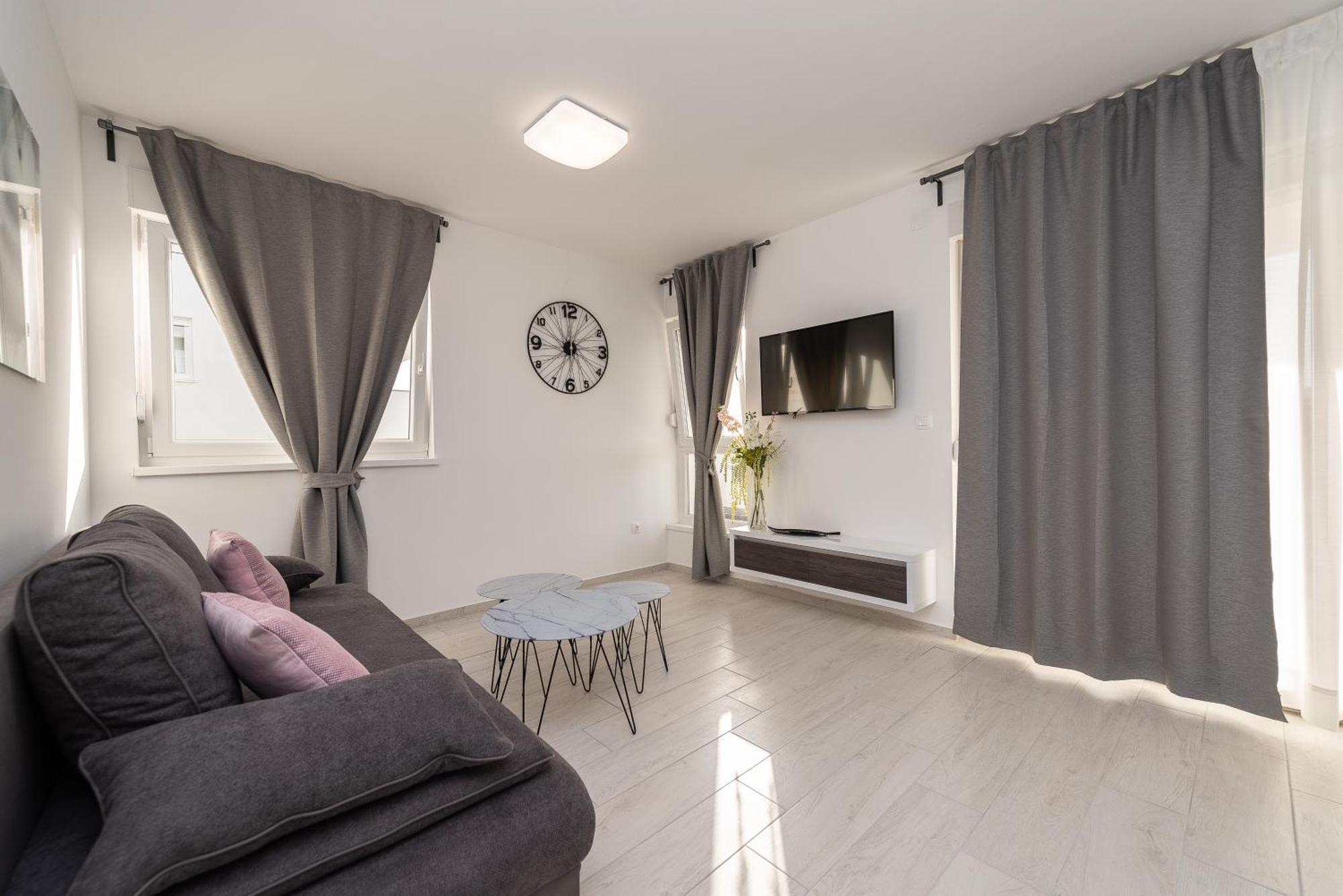 Apartments & Rooms Pool Villas Maris B Novalja Room photo